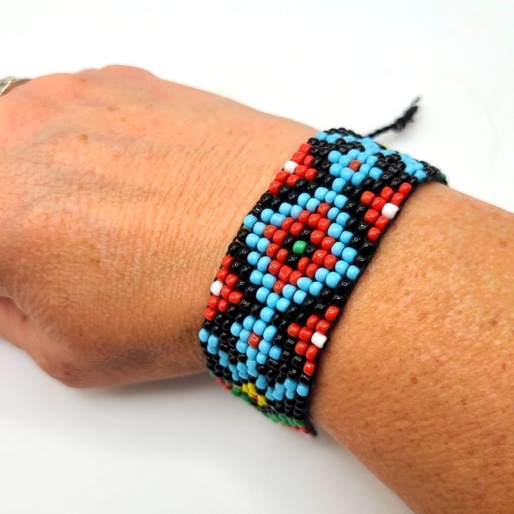 Hand beaded bracelet, adjustable length